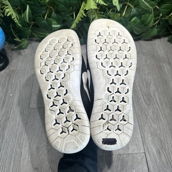 Nike Free RN 2018 Black White Running 942837 001 Womens Size 9 - Picture 7 of 9